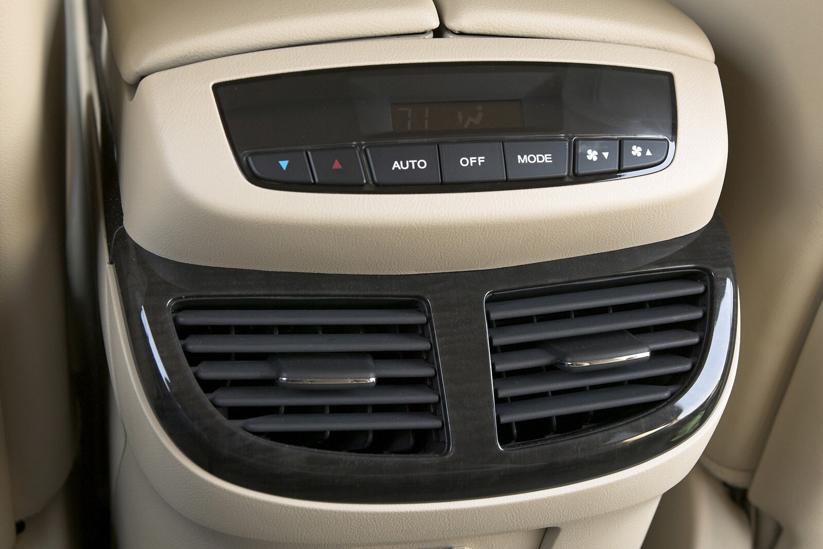 2008 Acura MDX front safety DETAIL