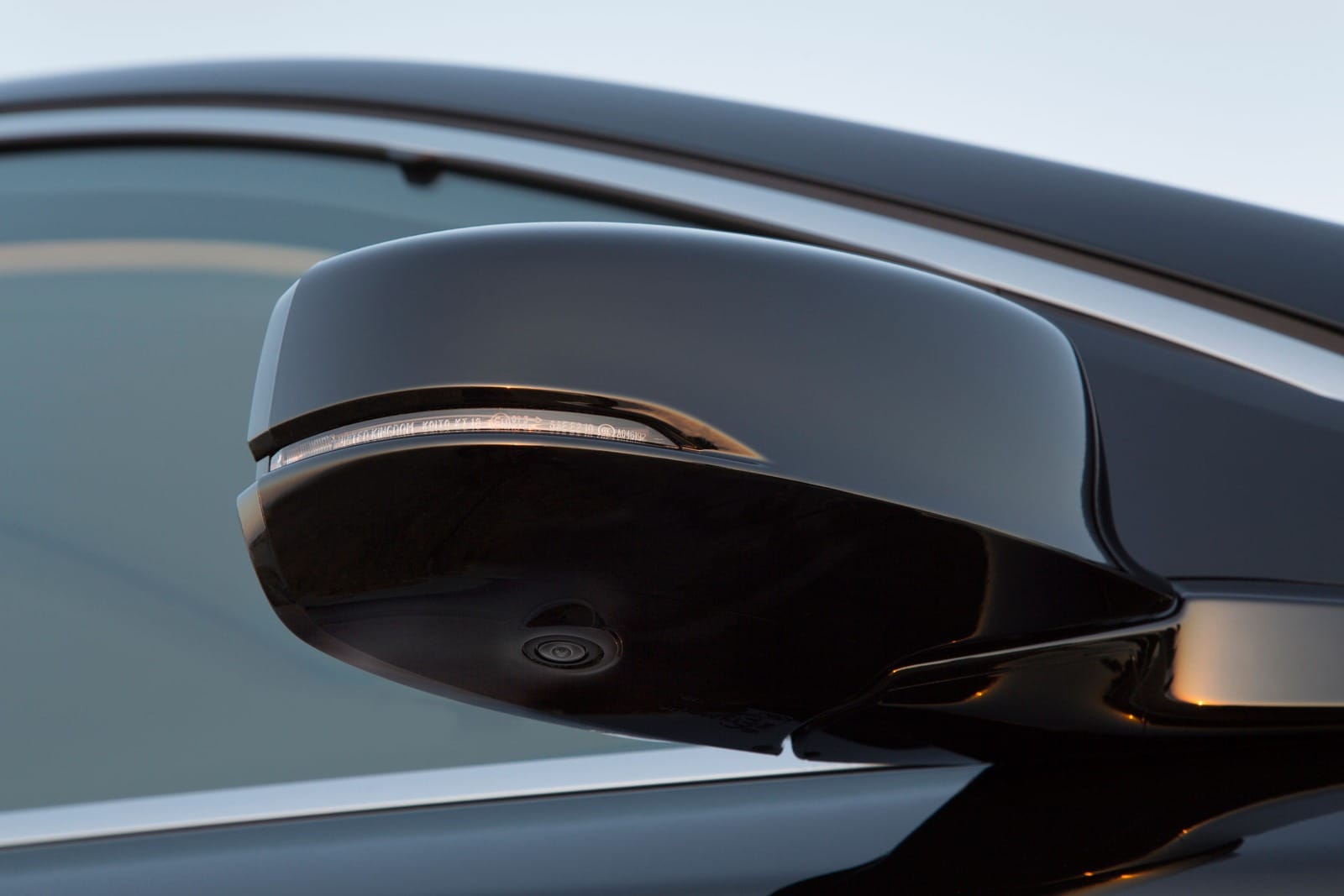 2017 Acura RLX — OEM photo 3