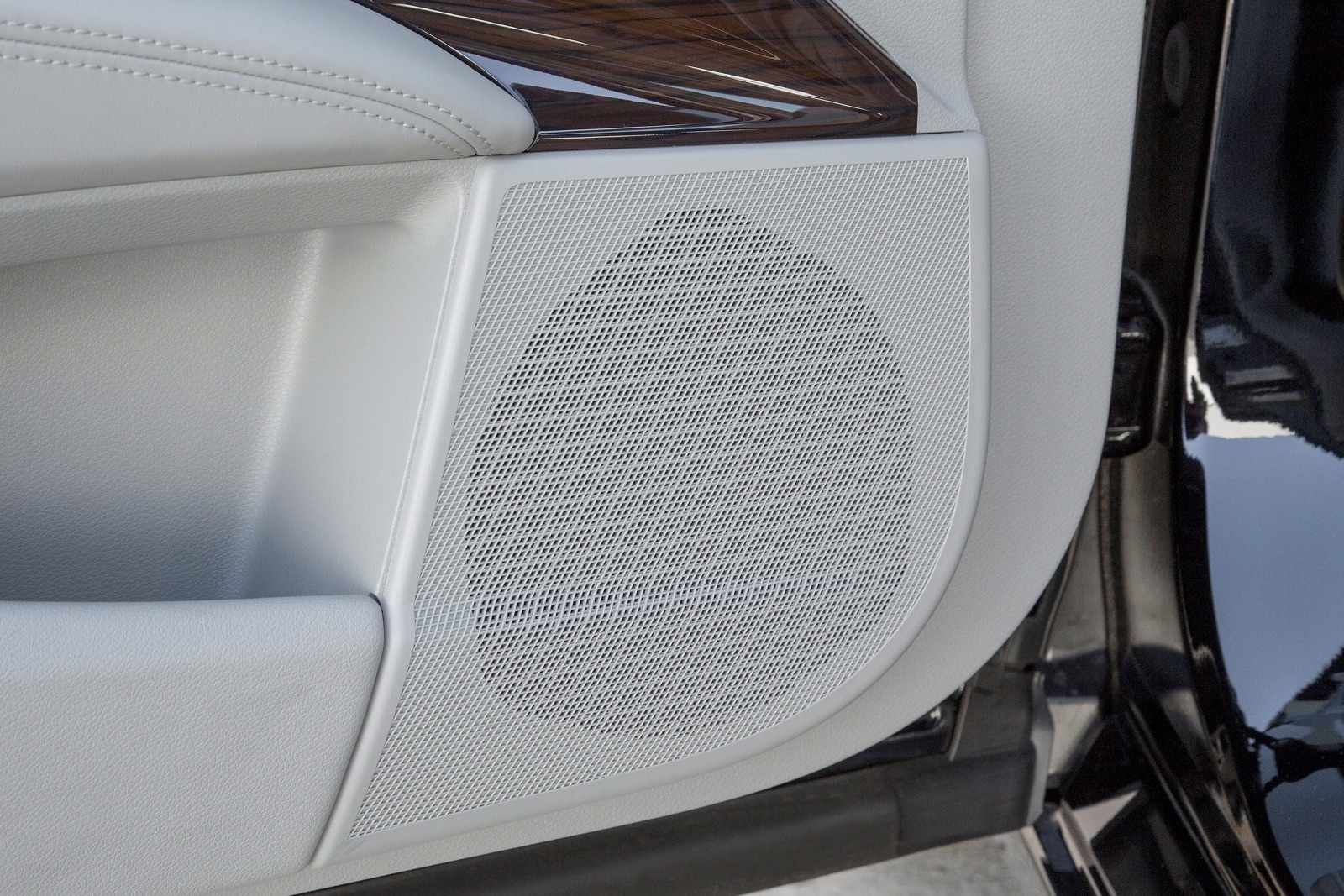 2017 Acura RLX interior DETAIL