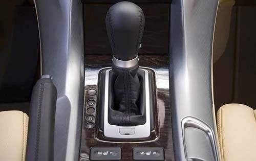 2010 Acura TL interior CC