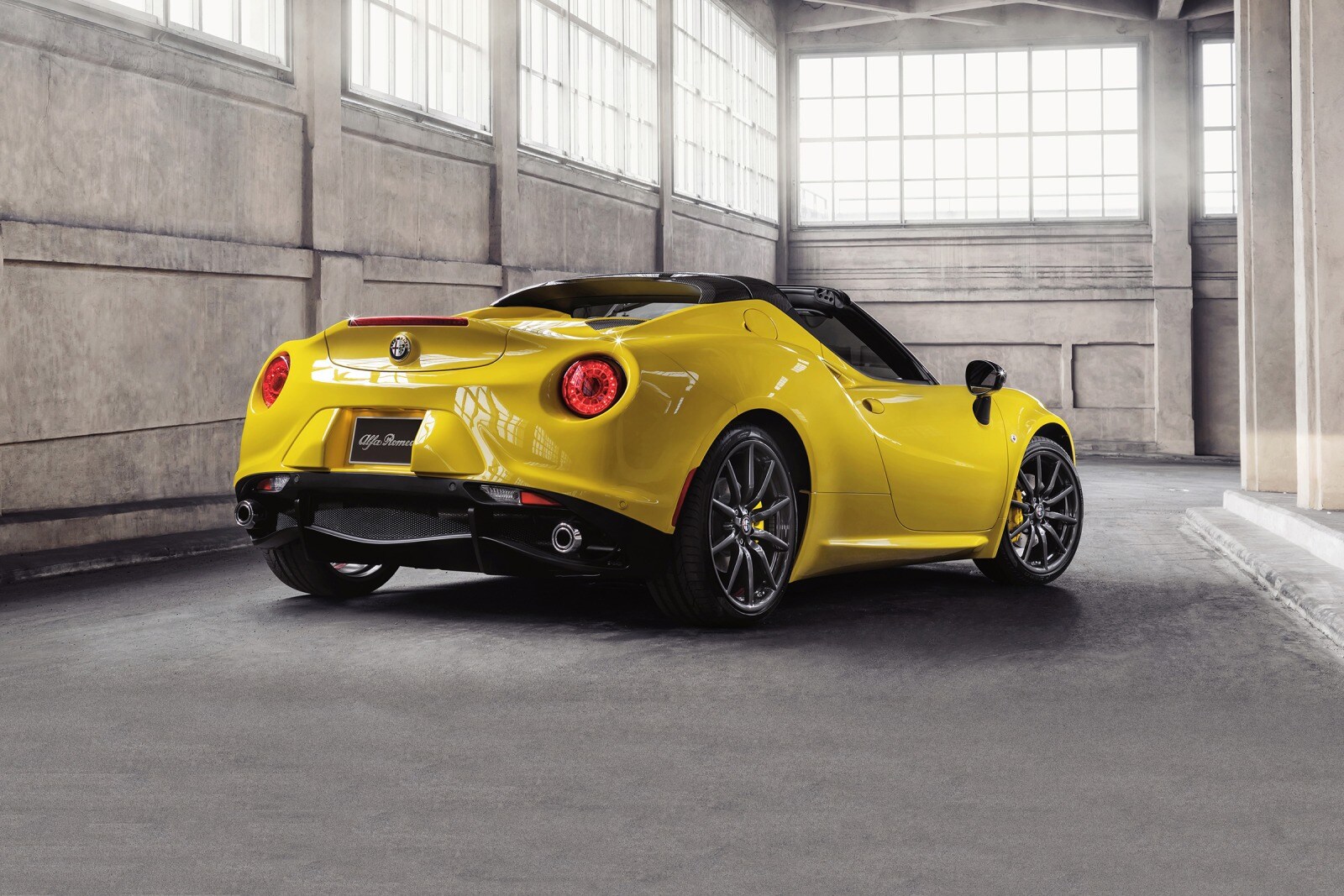 2015 Alfa Romeo 4C exterior F