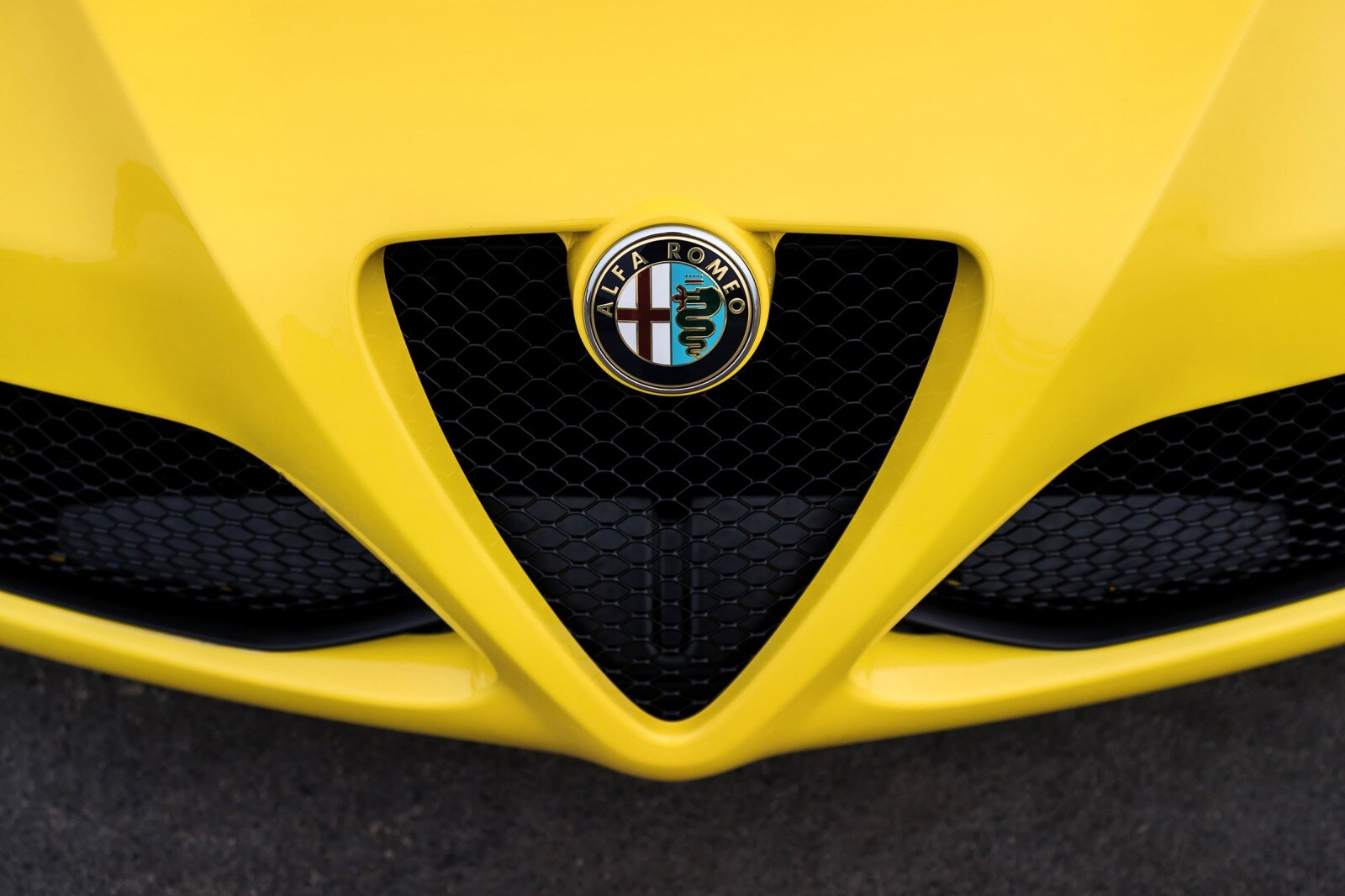 2015 Alfa Romeo 4C exterior FBDG