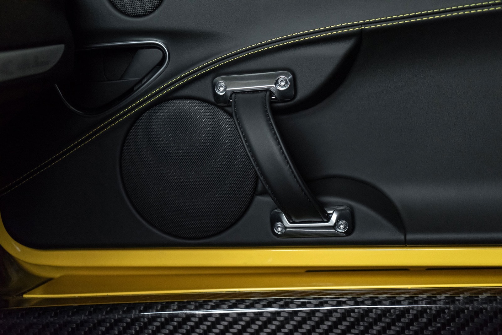 2015 Alfa Romeo 4C interior DETAIL