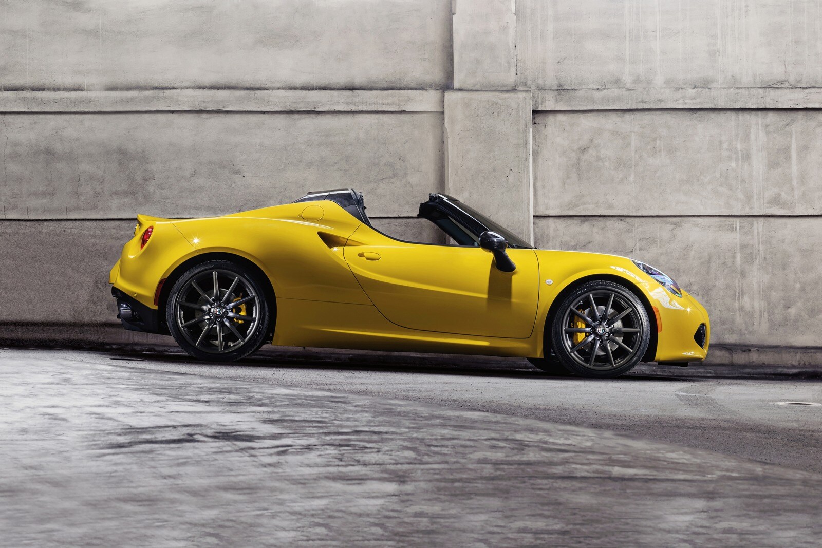 2016 Alfa Romeo 4C Spider Coupe Profile