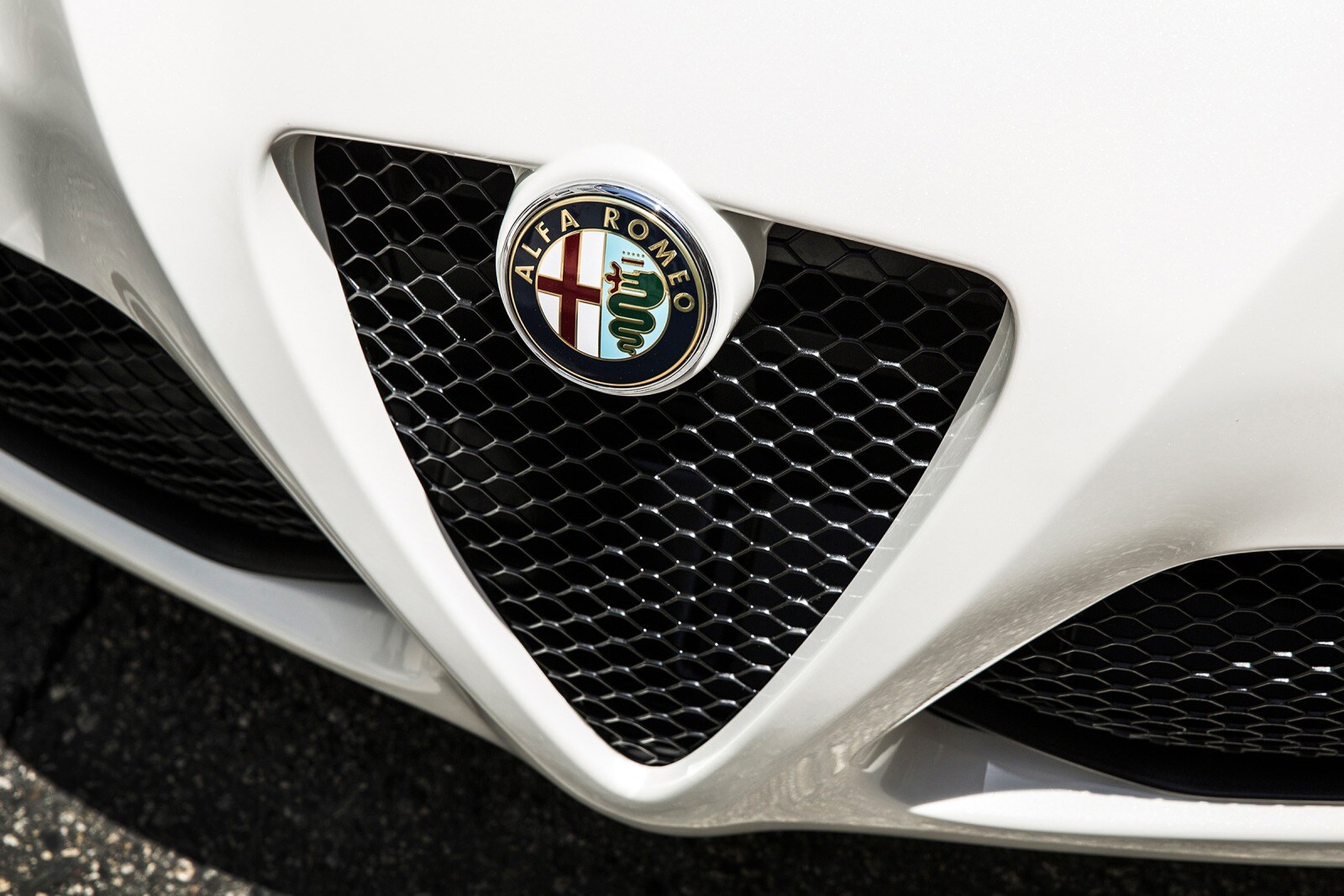 2017 Alfa Romeo 4C exterior FBDG