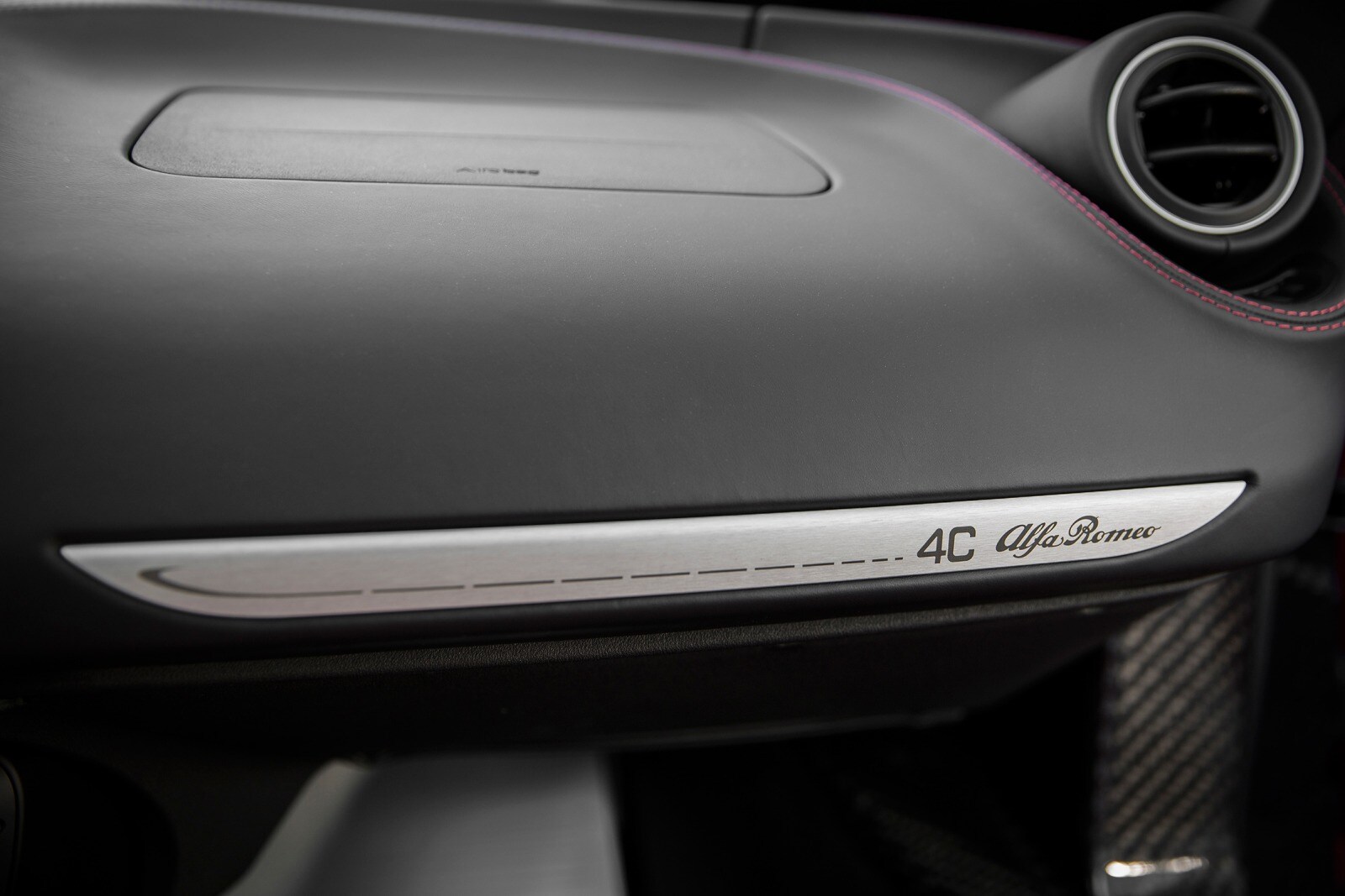 2017 Alfa Romeo 4C interior DETAIL