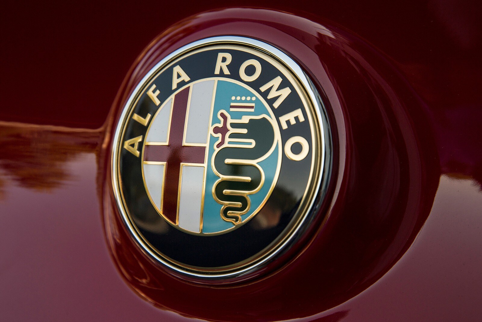 2017 Alfa Romeo 4C — OEM photo 3