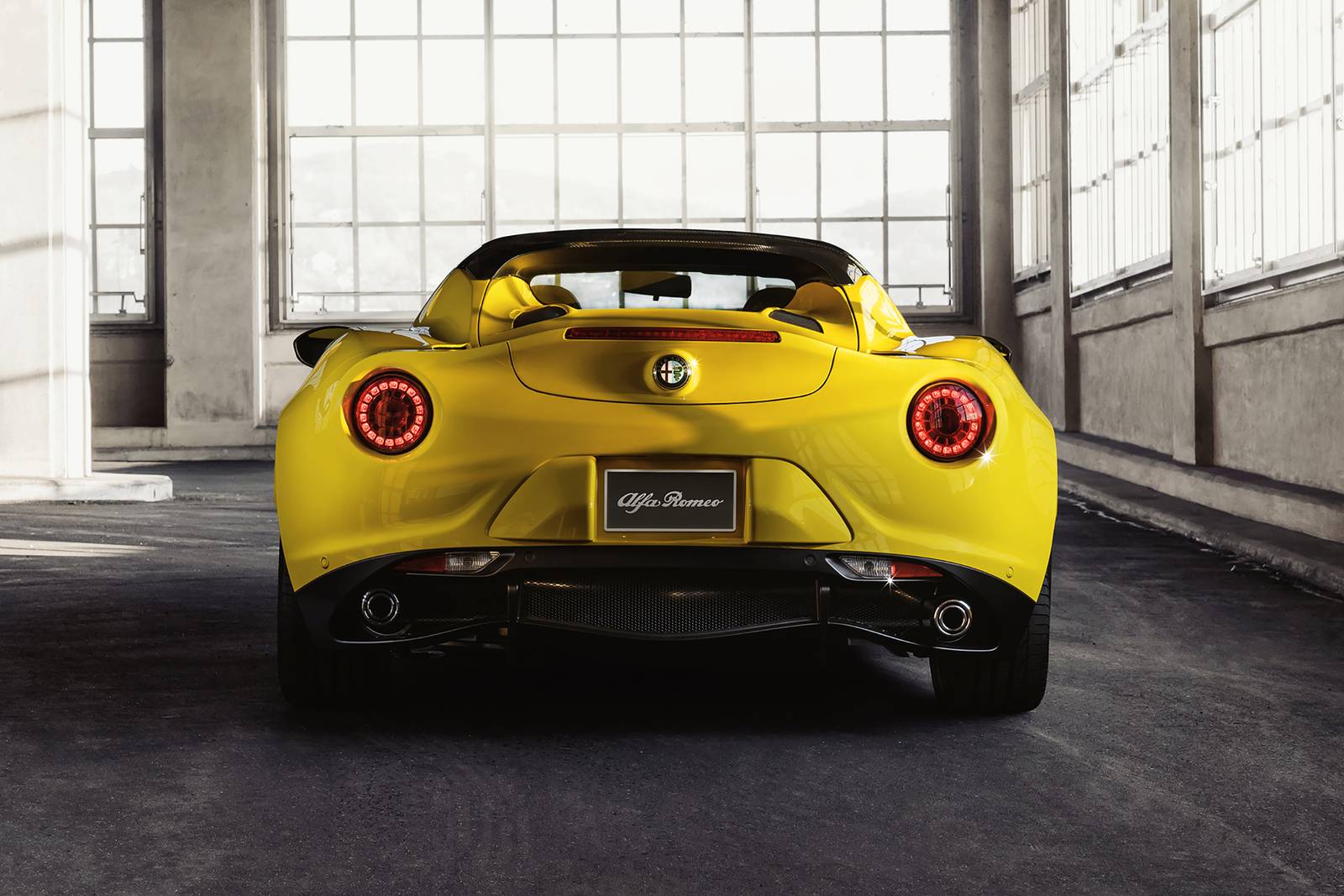 2018 Alfa Romeo 4C exterior F