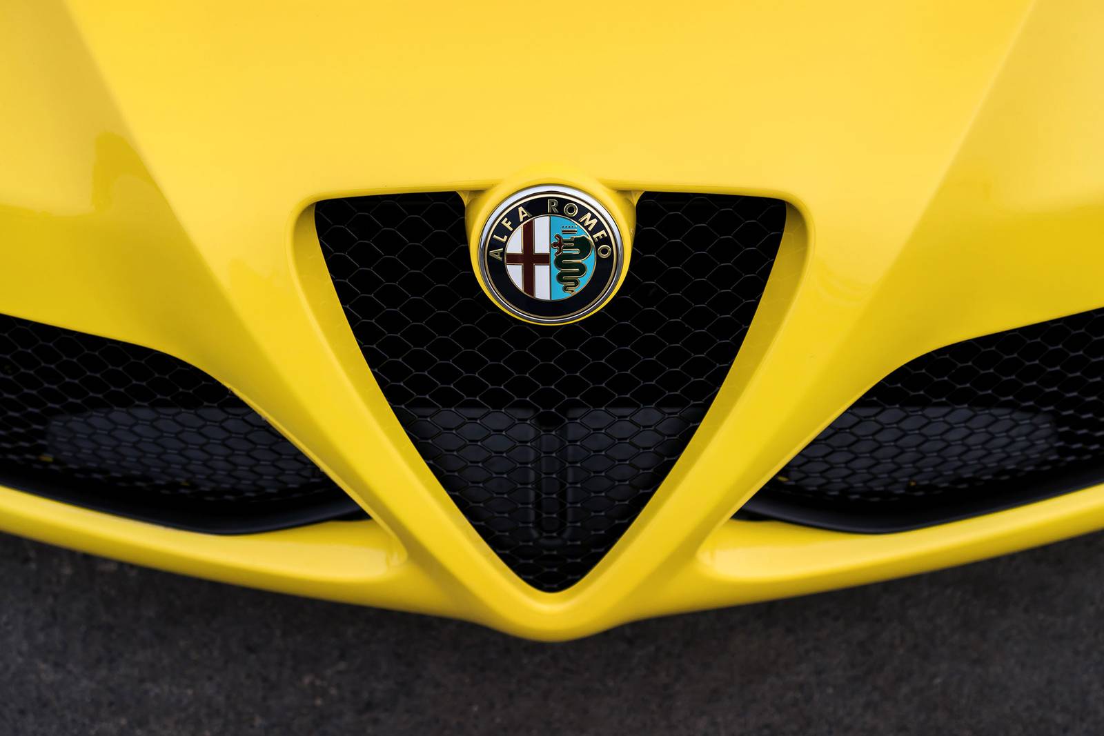 2018 Alfa Romeo 4C exterior FBDG