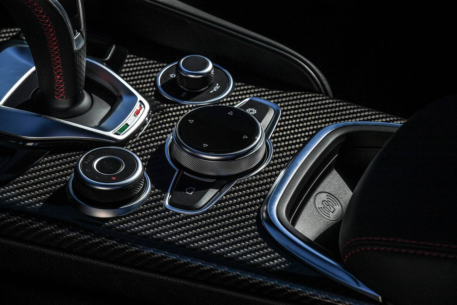 2021 Alfa Romeo Giulia interior DETAIL