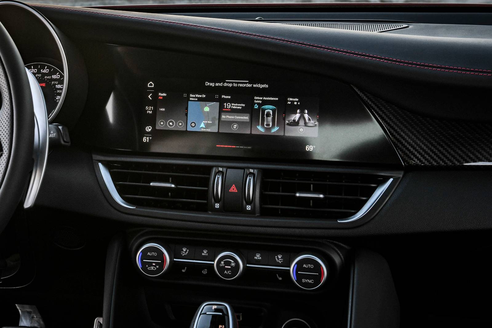 2022 Alfa Romeo Giulia interior CC