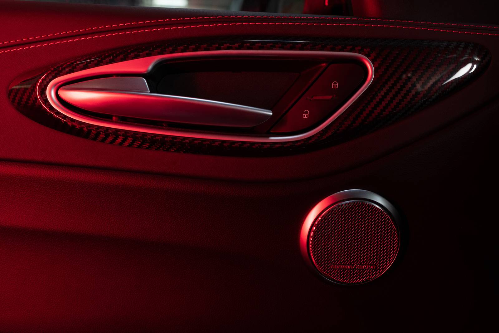 2023 Alfa Romeo Giulia interior DETAIL