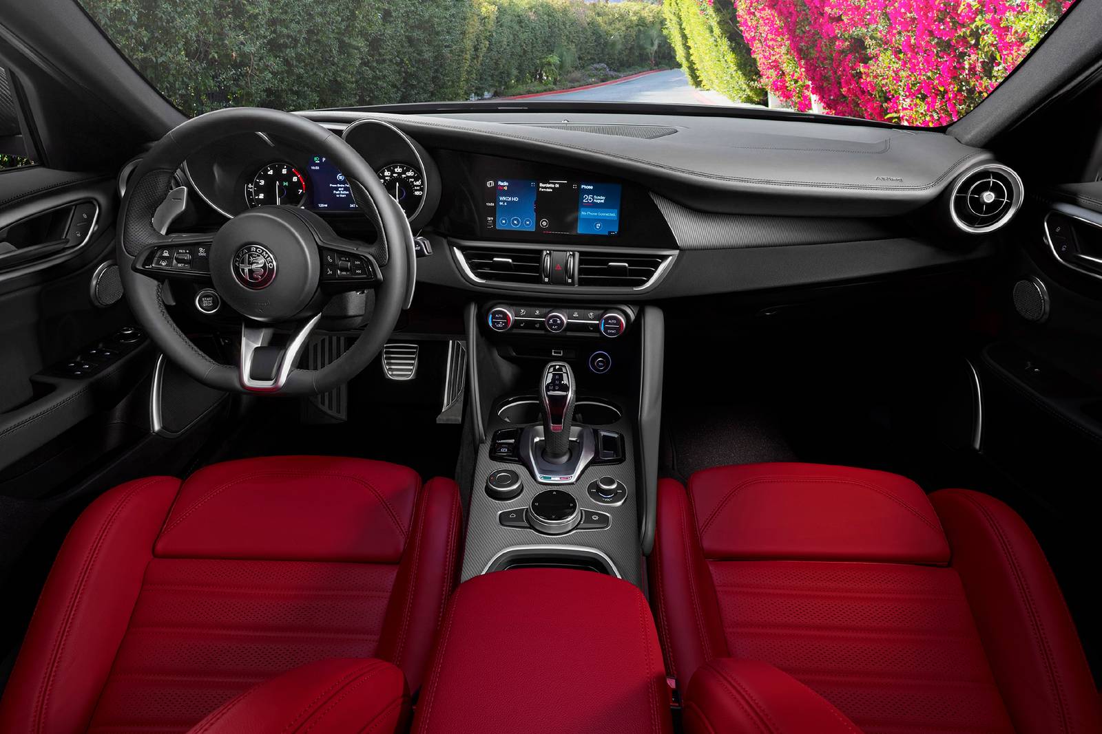 2023 Alfa Romeo Giulia interior D