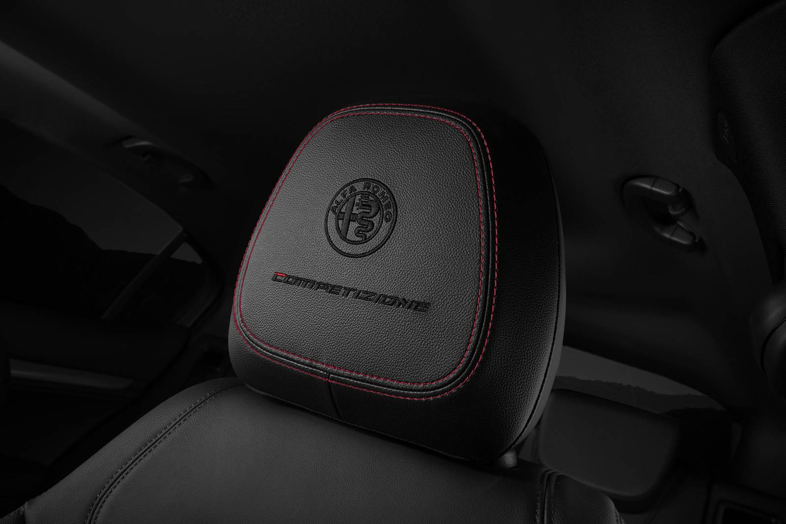2024 Alfa Romeo Giulia interior DETAIL