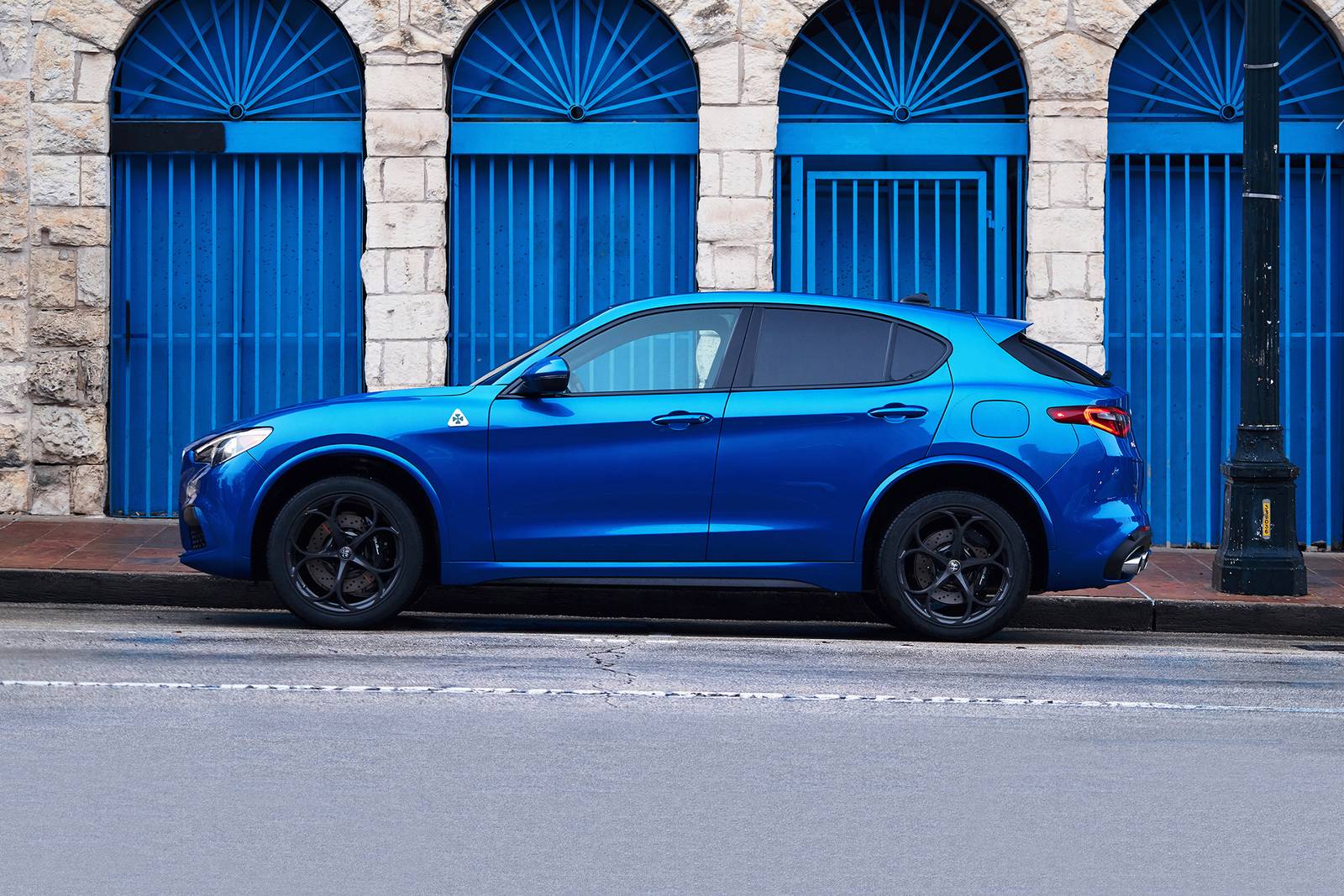 2018 Alfa Romeo Stelvio — OEM photo 2