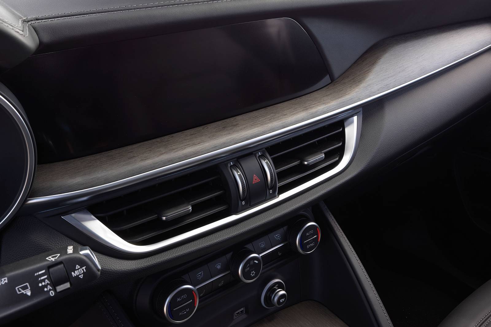 2018 Alfa Romeo Stelvio interior CC