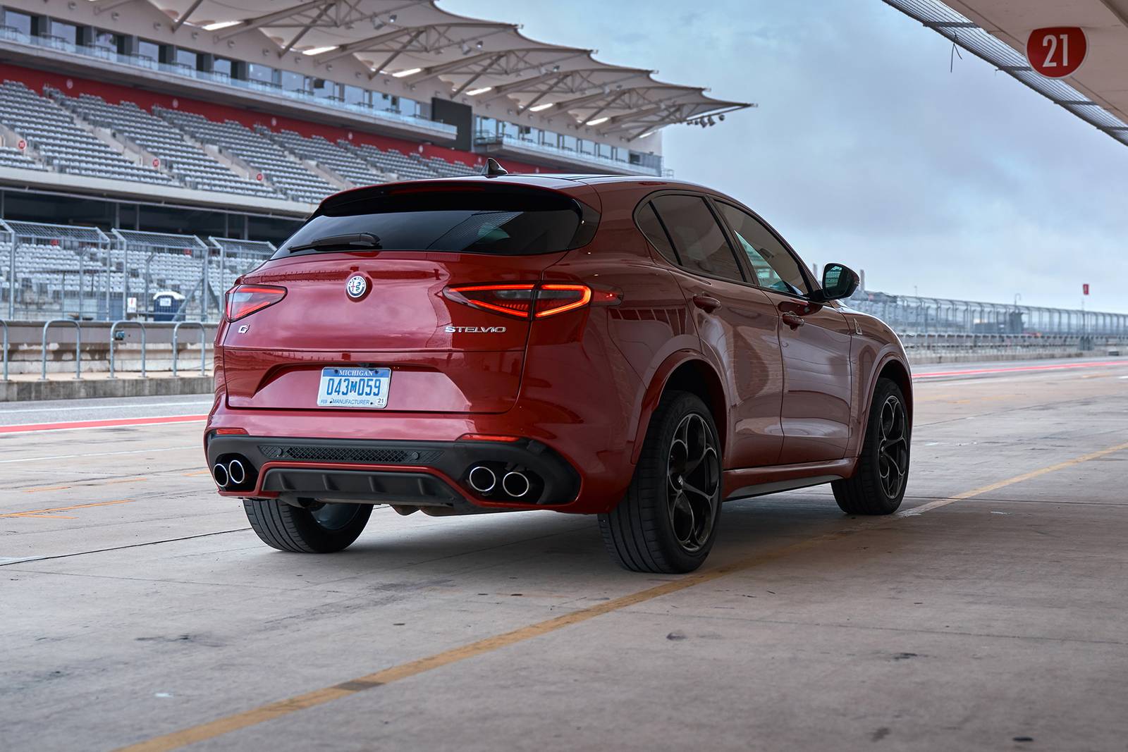 2019 Alfa Romeo Stelvio exterior F