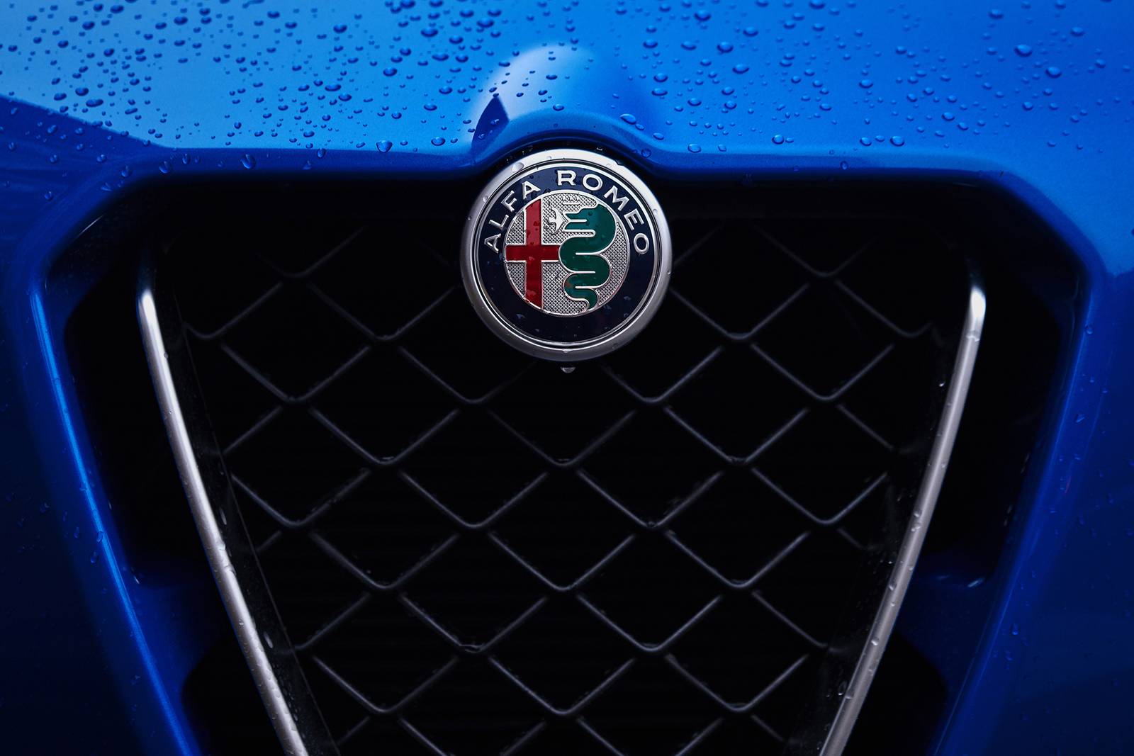 2019 Alfa Romeo Stelvio exterior FBDG