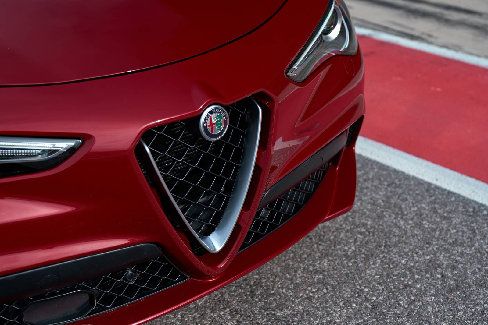 2023 Alfa Romeo Stelvio — OEM photo 5