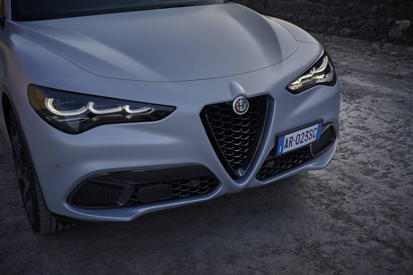 2024 Alfa Romeo Stelvio — OEM photo 5