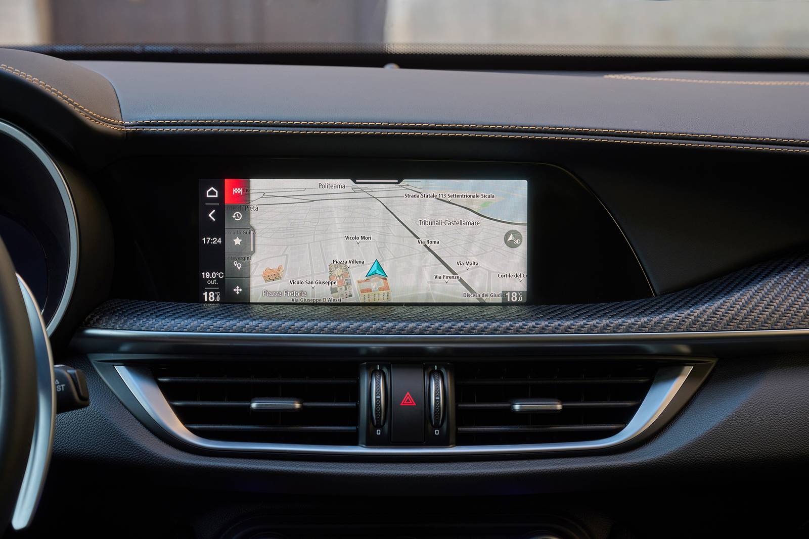 2024 Alfa Romeo Stelvio interior CC