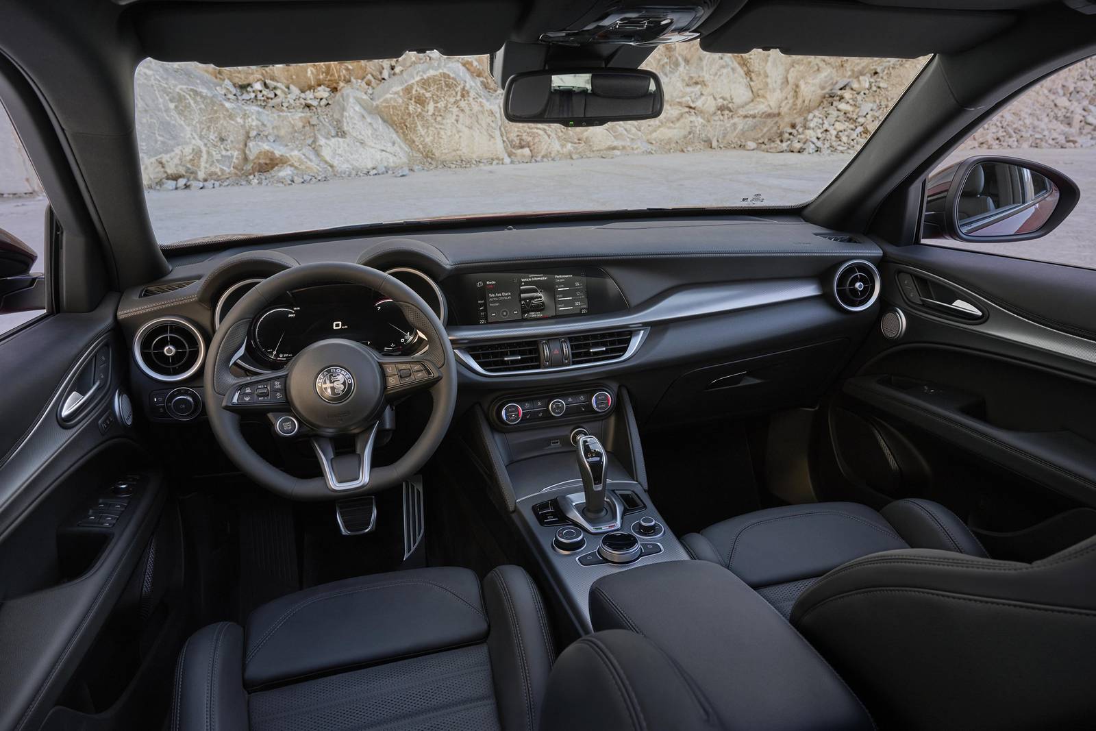 2024 Alfa Romeo Stelvio interior D