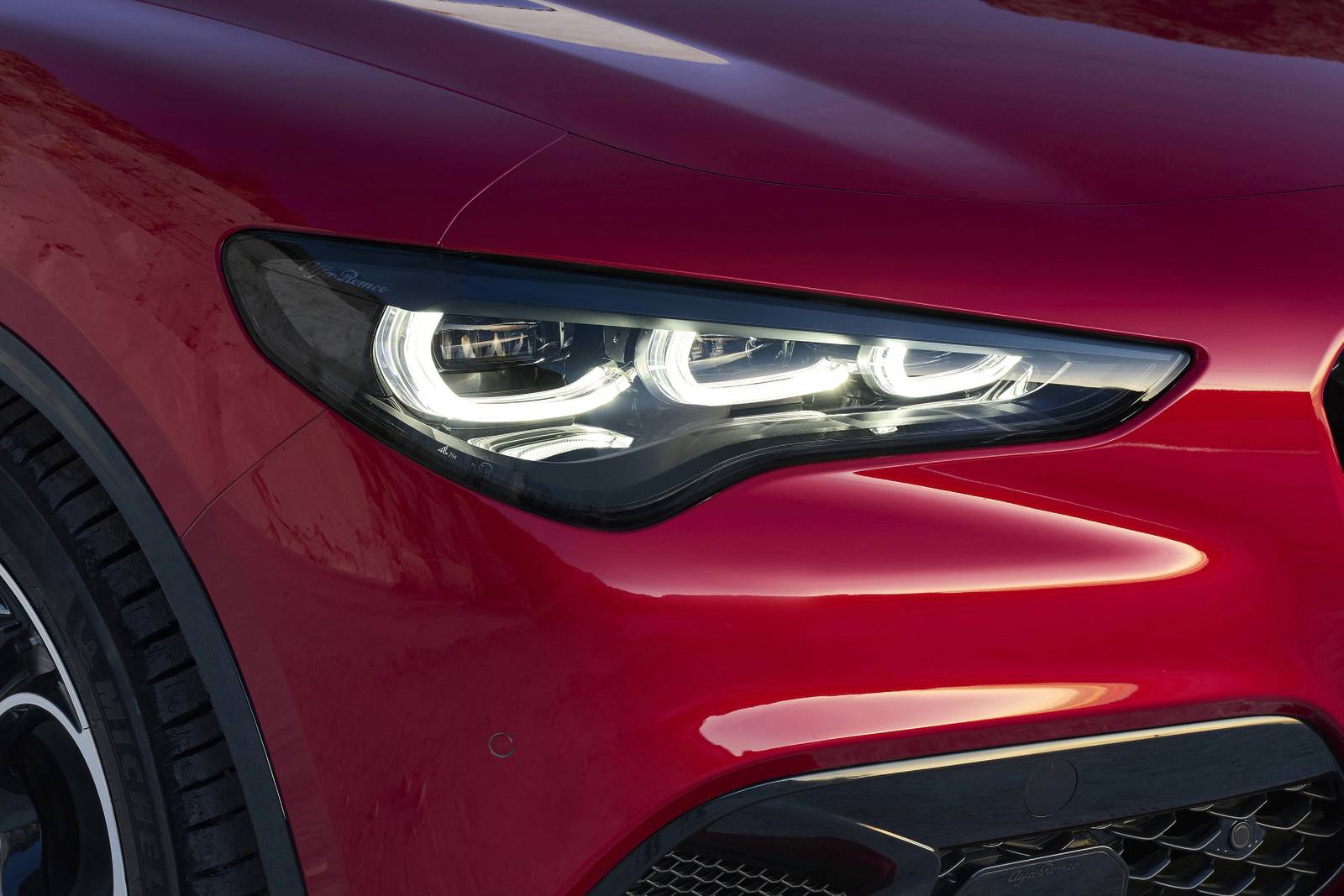 2024 Alfa Romeo Stelvio — OEM photo 4