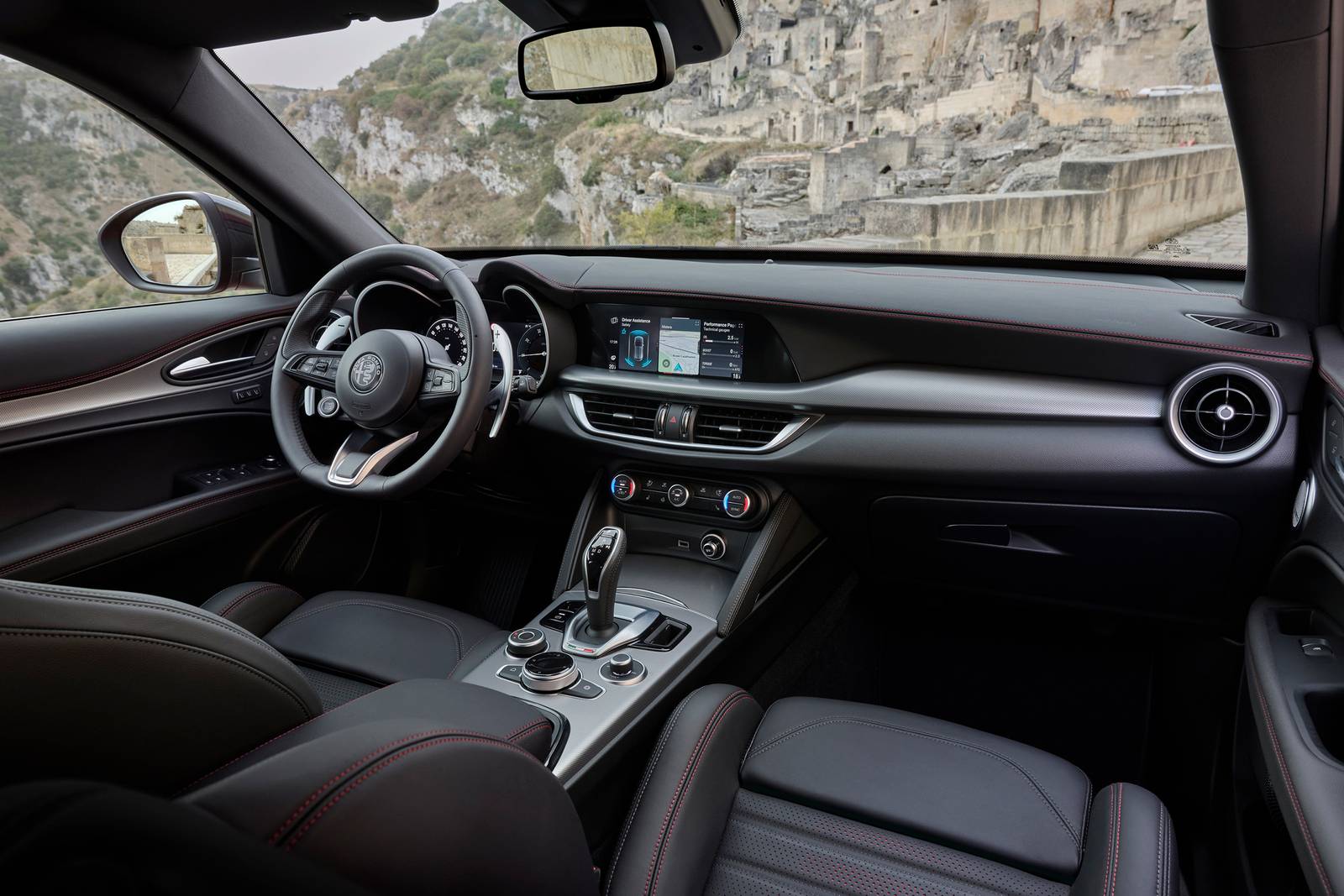 2025 Alfa Romeo Stelvio interior D