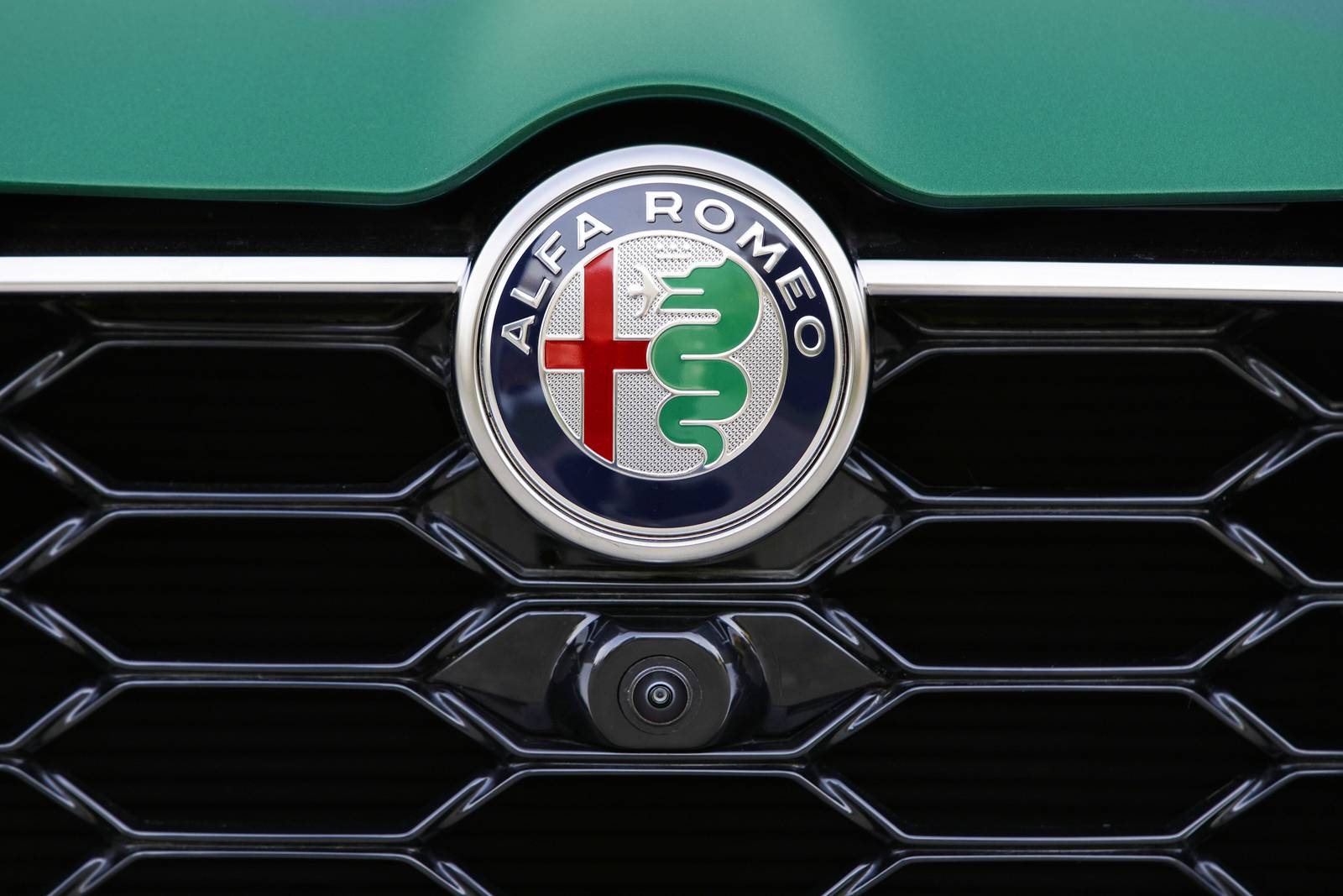 2024 Alfa Romeo Tonale — OEM photo 3