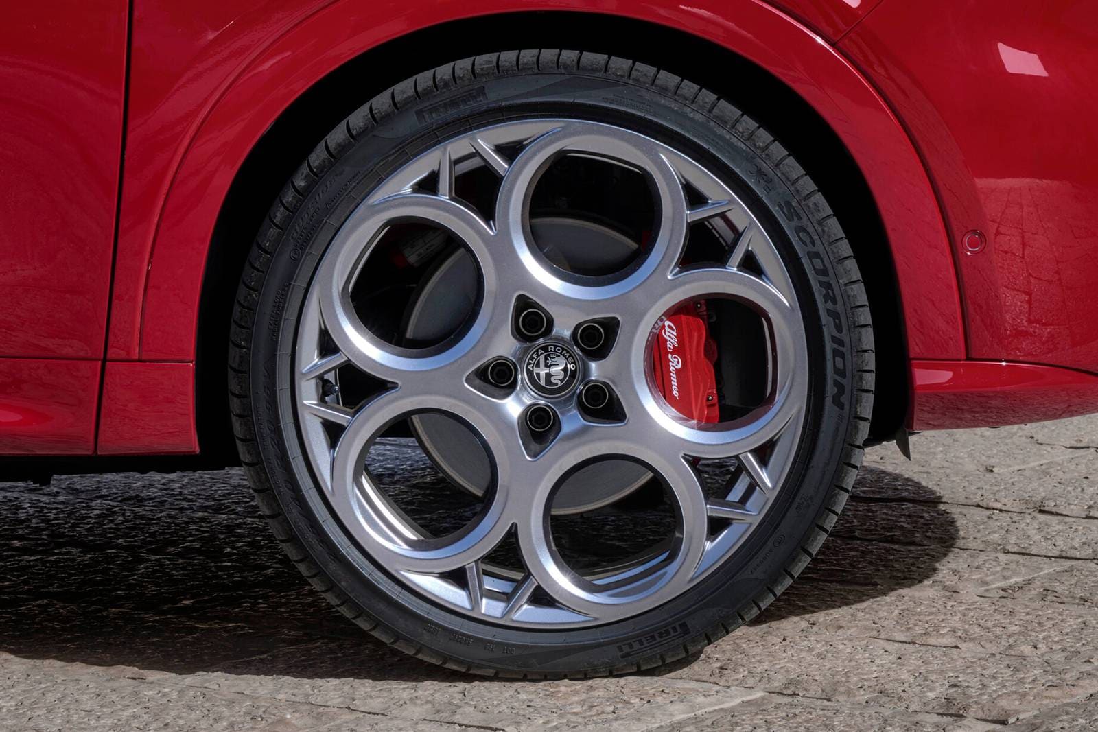 2025 Alfa Romeo Tonale — OEM photo 3