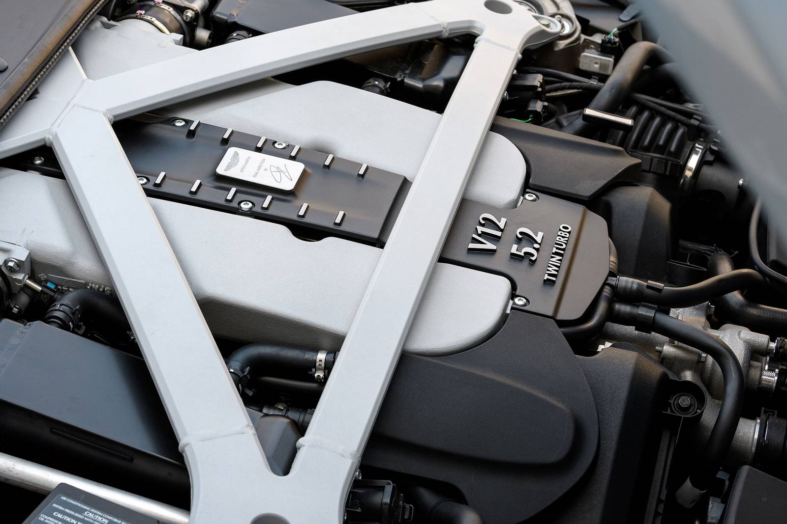 2017 Aston Martin DB11 exterior E