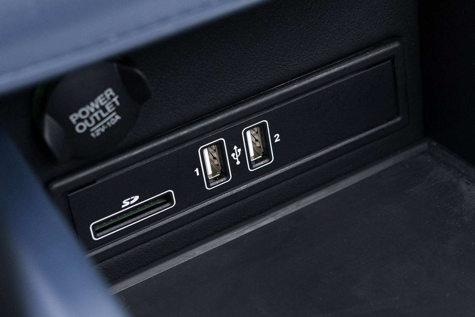 2017 Aston Martin DB11 interior DETAIL