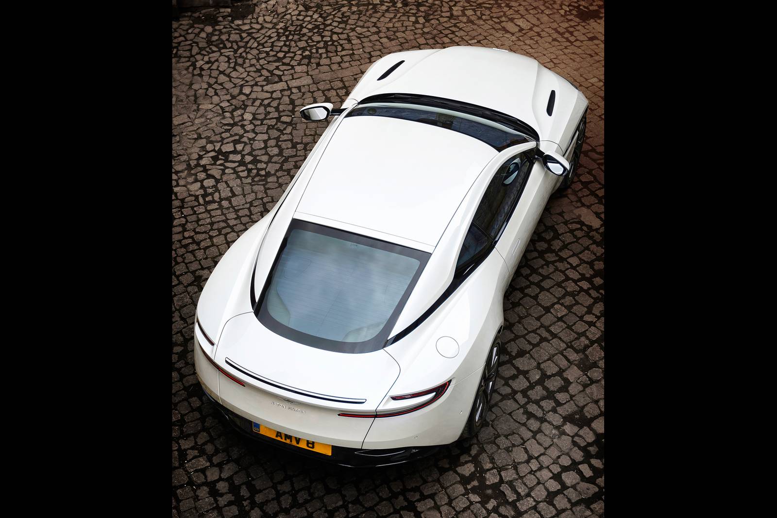 2018 Aston Martin DB11 — OEM photo 5