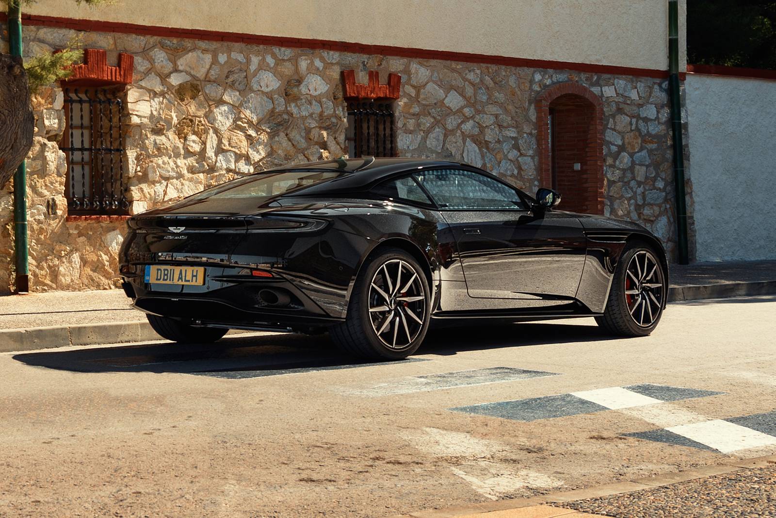 2021 Aston Martin DB11 — OEM photo 4