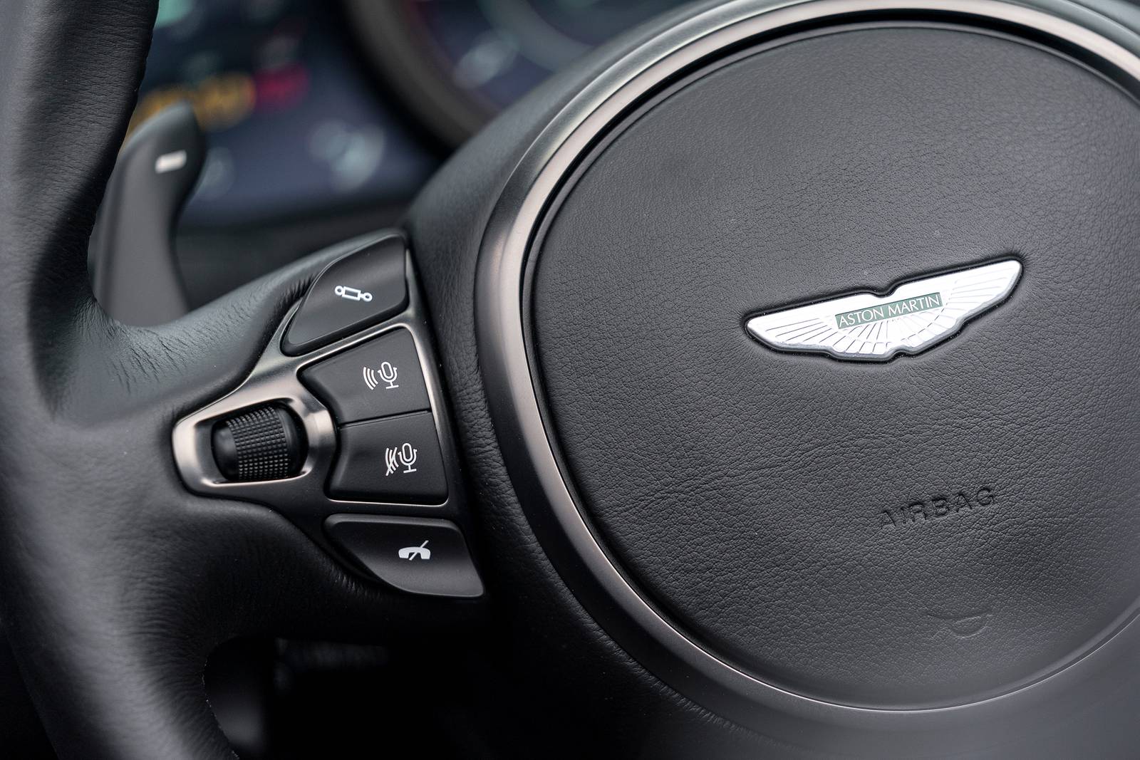 2020 Aston Martin DB11 interior AUXCTRL