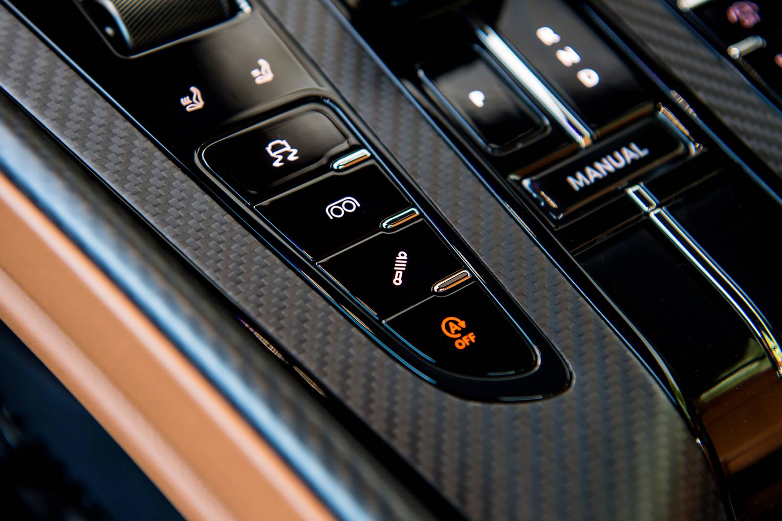 2025 Aston Martin DB12 interior AUXCTRL