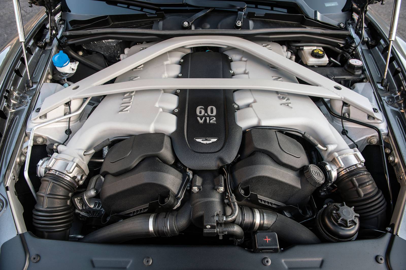 2016 Aston Martin DB9 GT exterior E