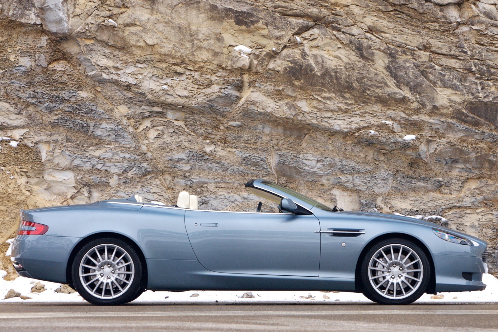 2008 Aston Martin DB9 exterior FQ