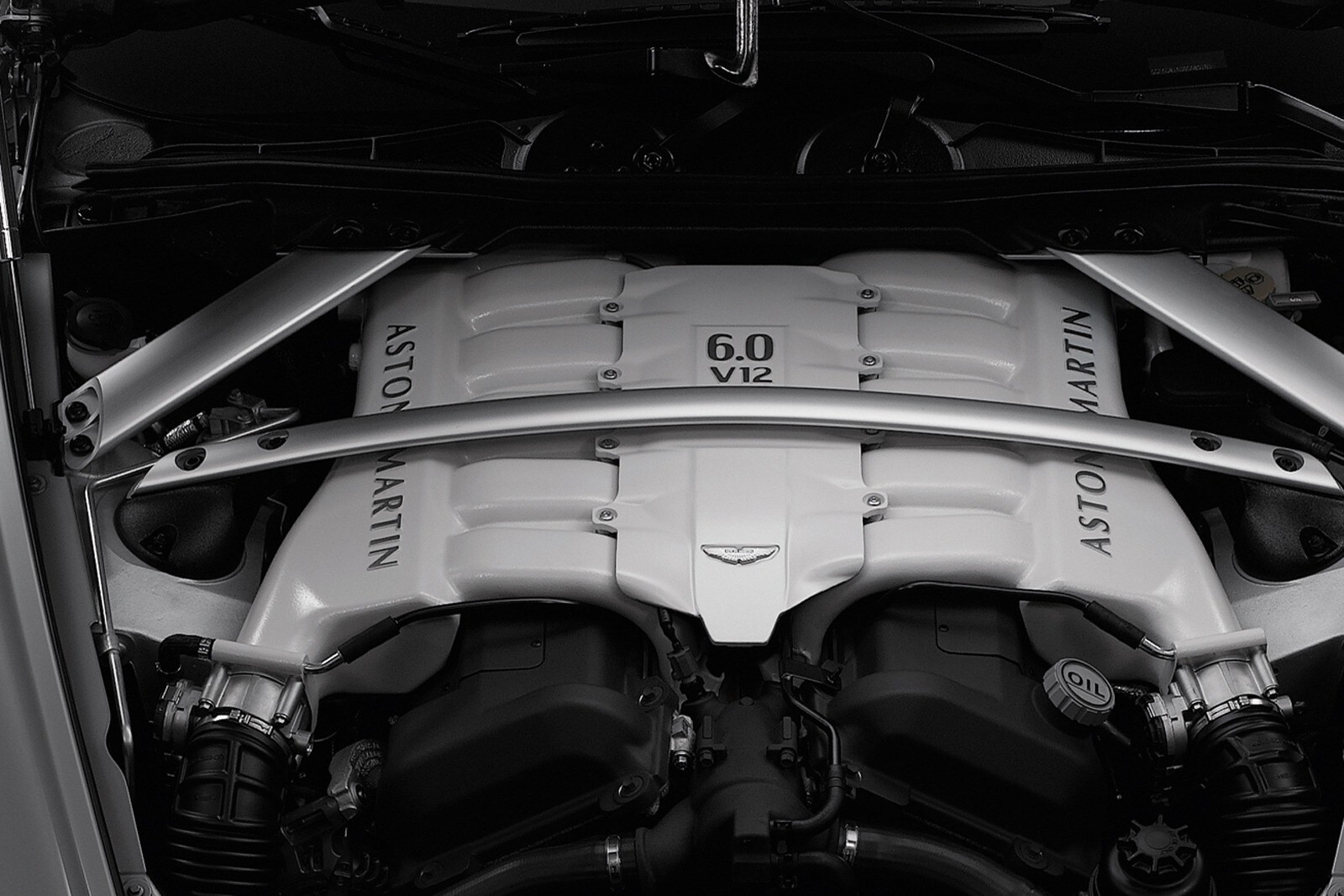 2010 Aston Martin DB9 exterior E