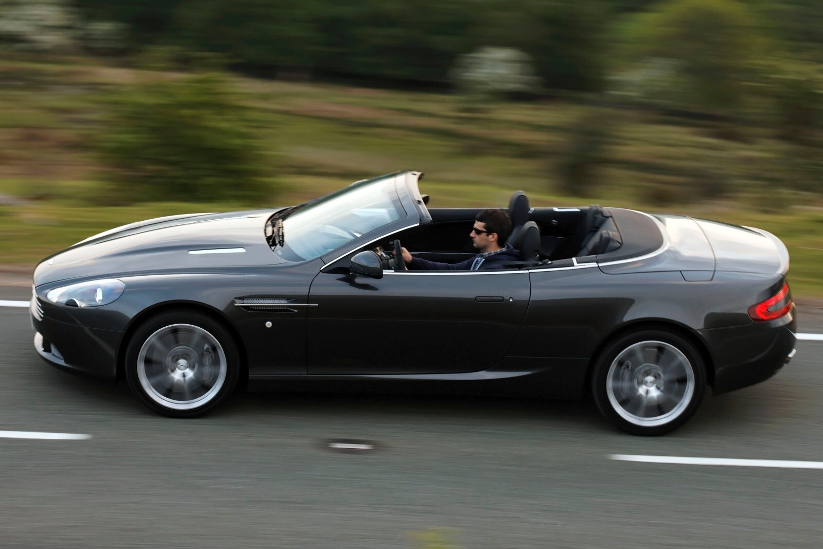 2012 Aston Martin DB9 exterior FQ