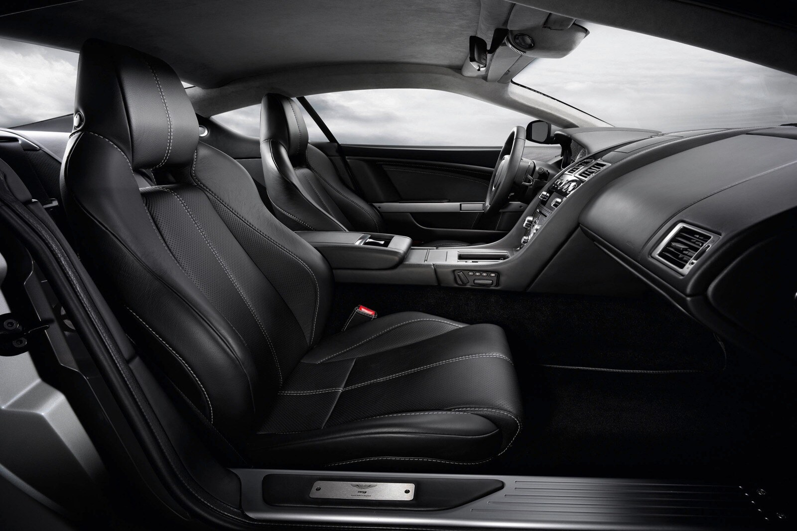 2012 Aston Martin DB9 interior I