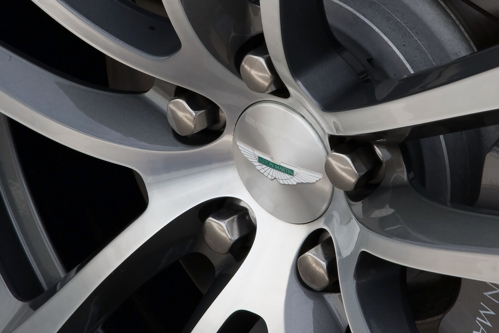 2012 Aston Martin DB9 exterior W