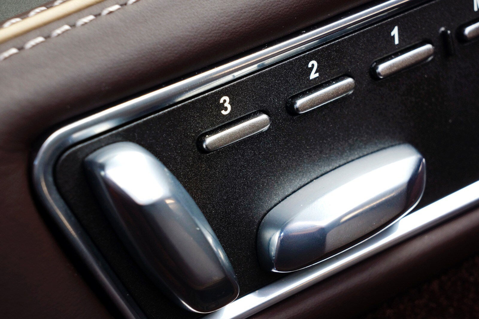 2013 Aston Martin DB9 interior DETAIL