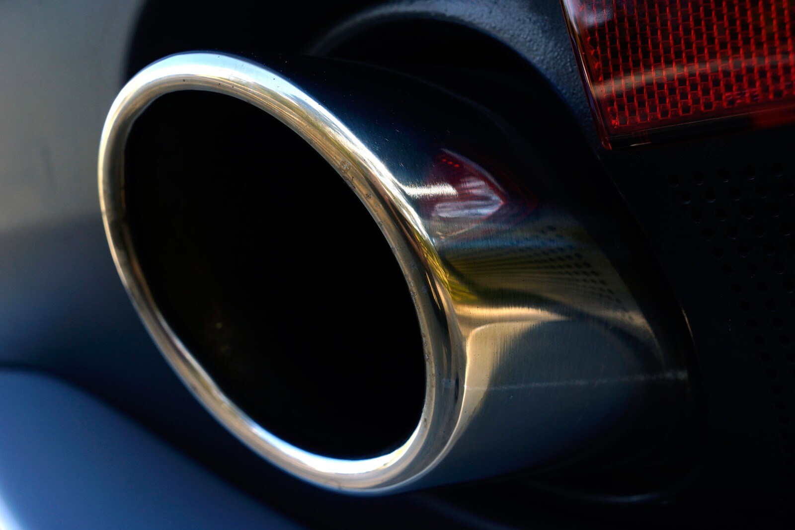 2014 Aston Martin DB9 exterior EDETAIL