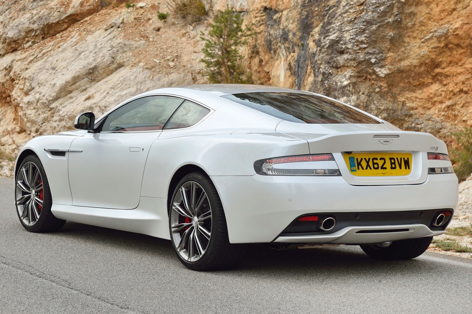 2015 Aston Martin DB9 — OEM photo 5