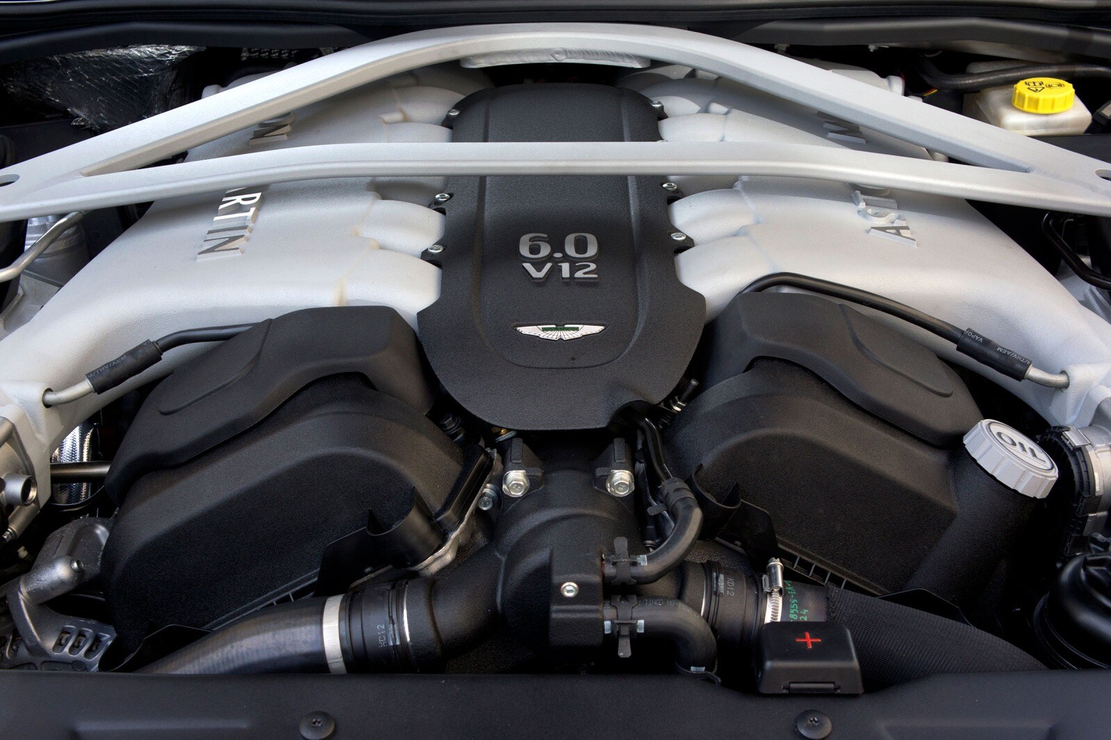 2014 Aston Martin DB9 exterior E