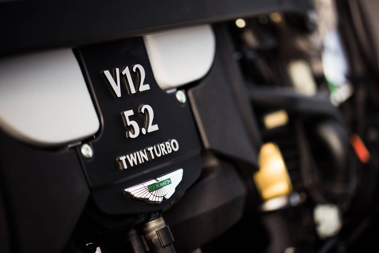 2019 Aston Martin DBS Superleggera exterior E