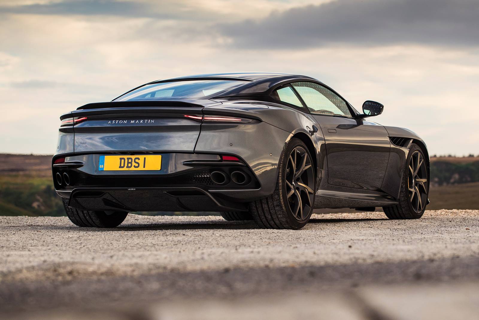 2019 Aston Martin DBS Superleggera exterior F