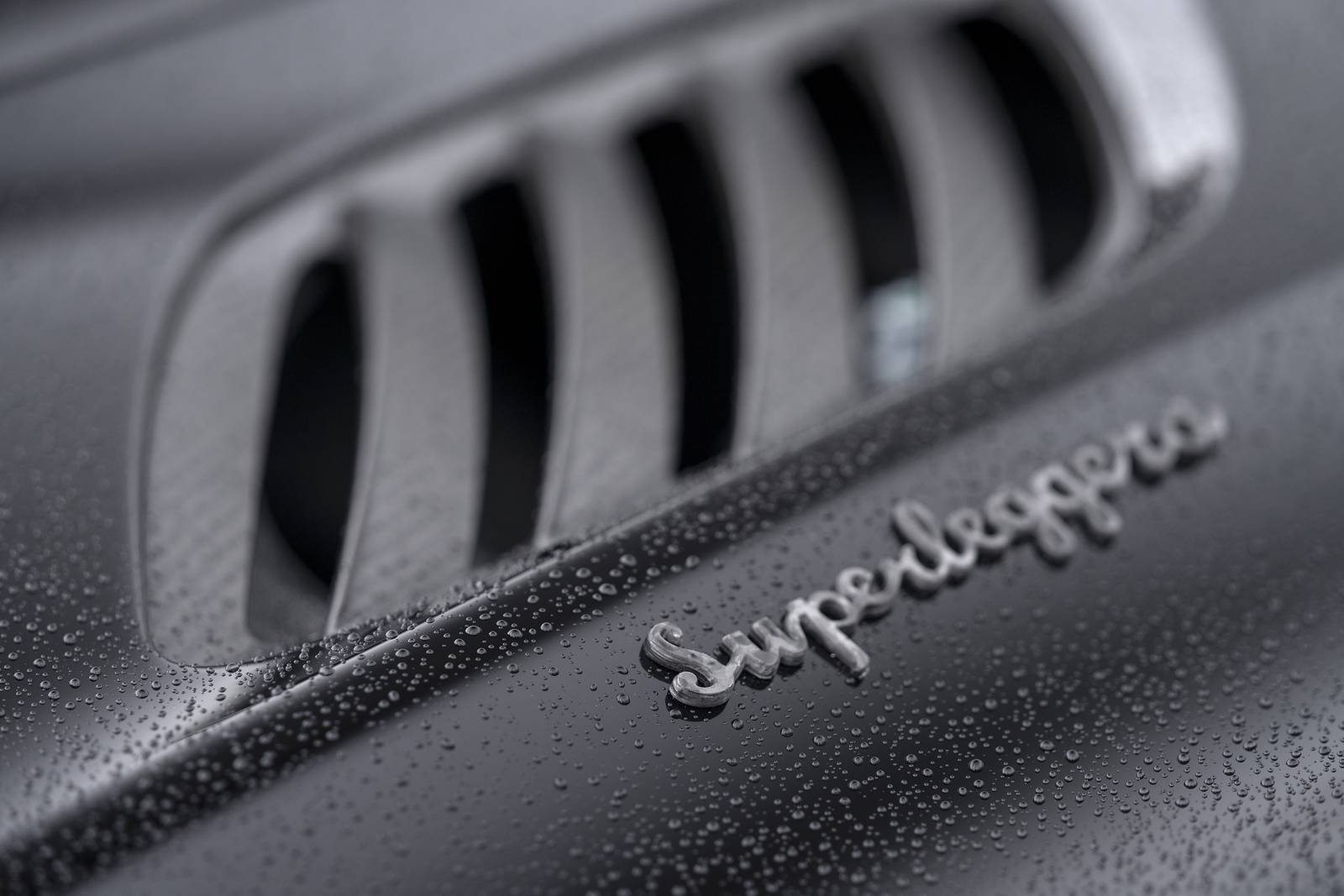 2019 Aston Martin DBS Superleggera exterior EDETAIL