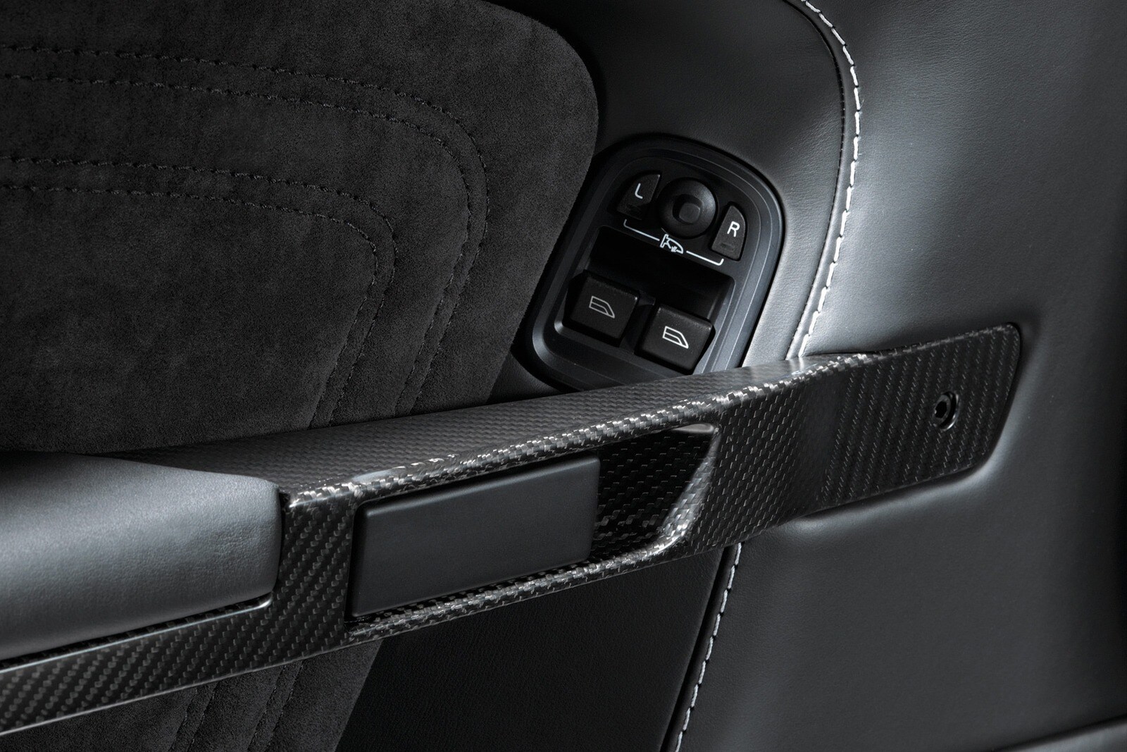 2010 Aston Martin DBS interior DETAIL